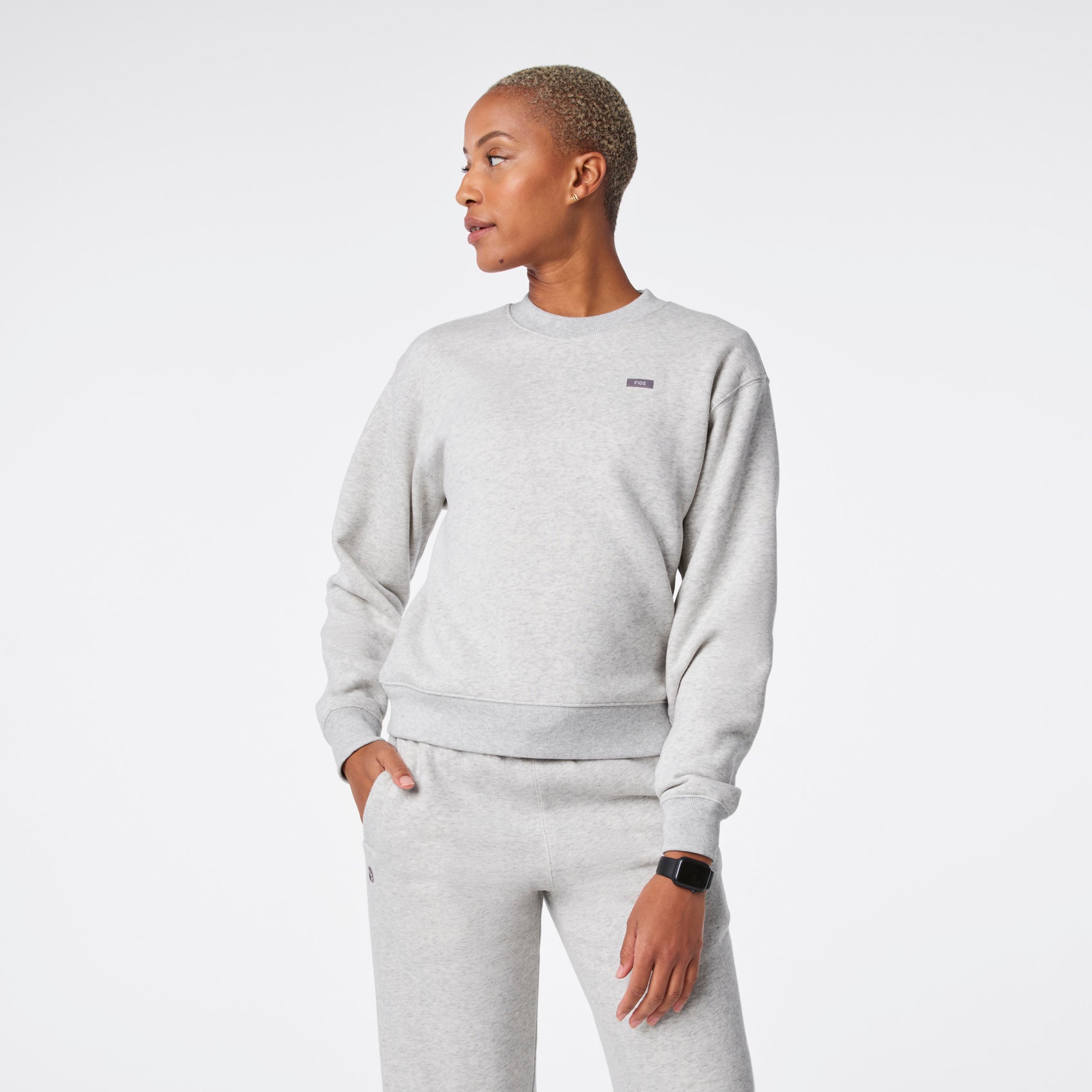 2025_Q4_11_HEATHER-GREY_OFF-SHIFT-RELAXED-CREWNECK-SWEATSHIRT_DEJA_591