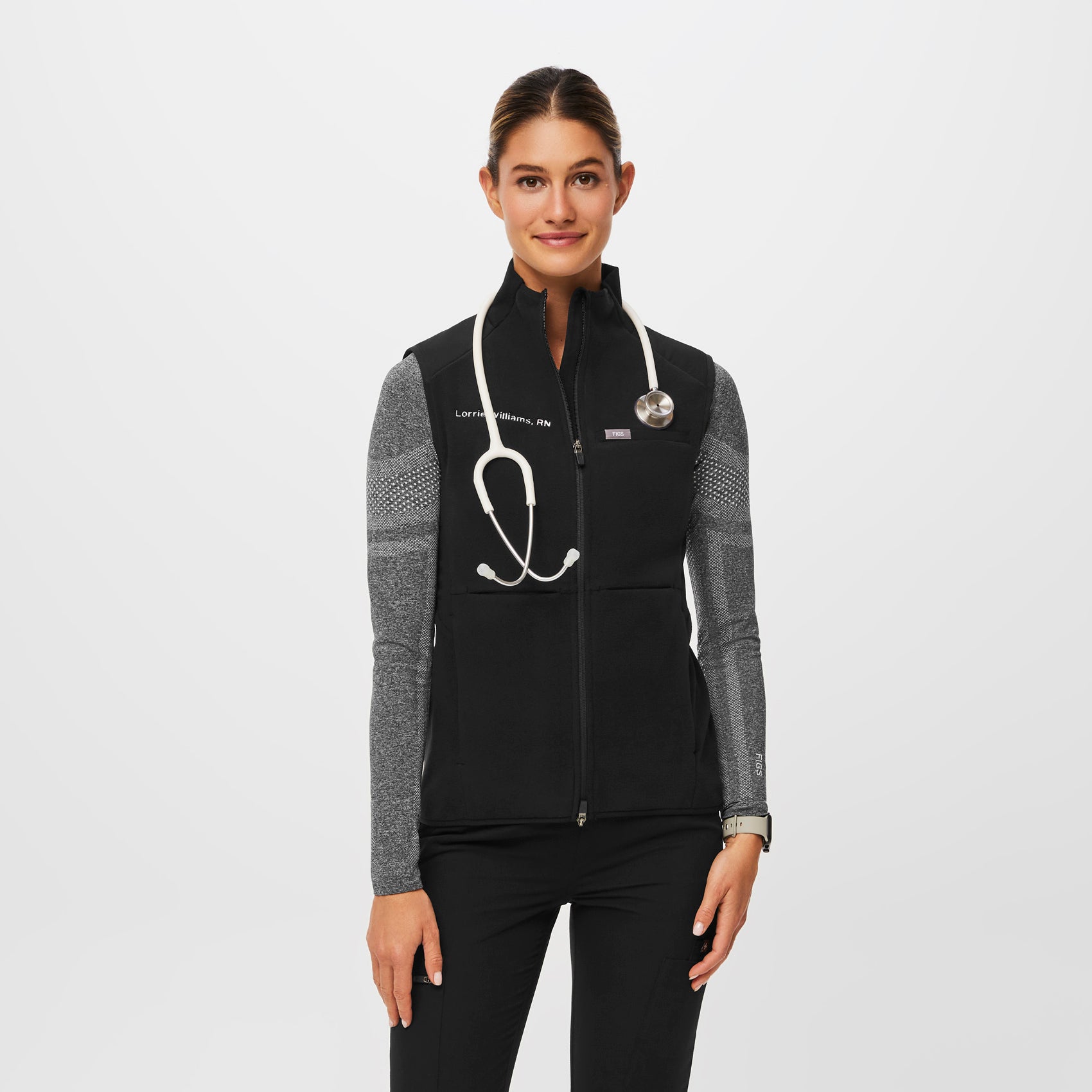 Q2_2023_06_BLACK_OS-FLEECE-VEST_W_MADI_36759