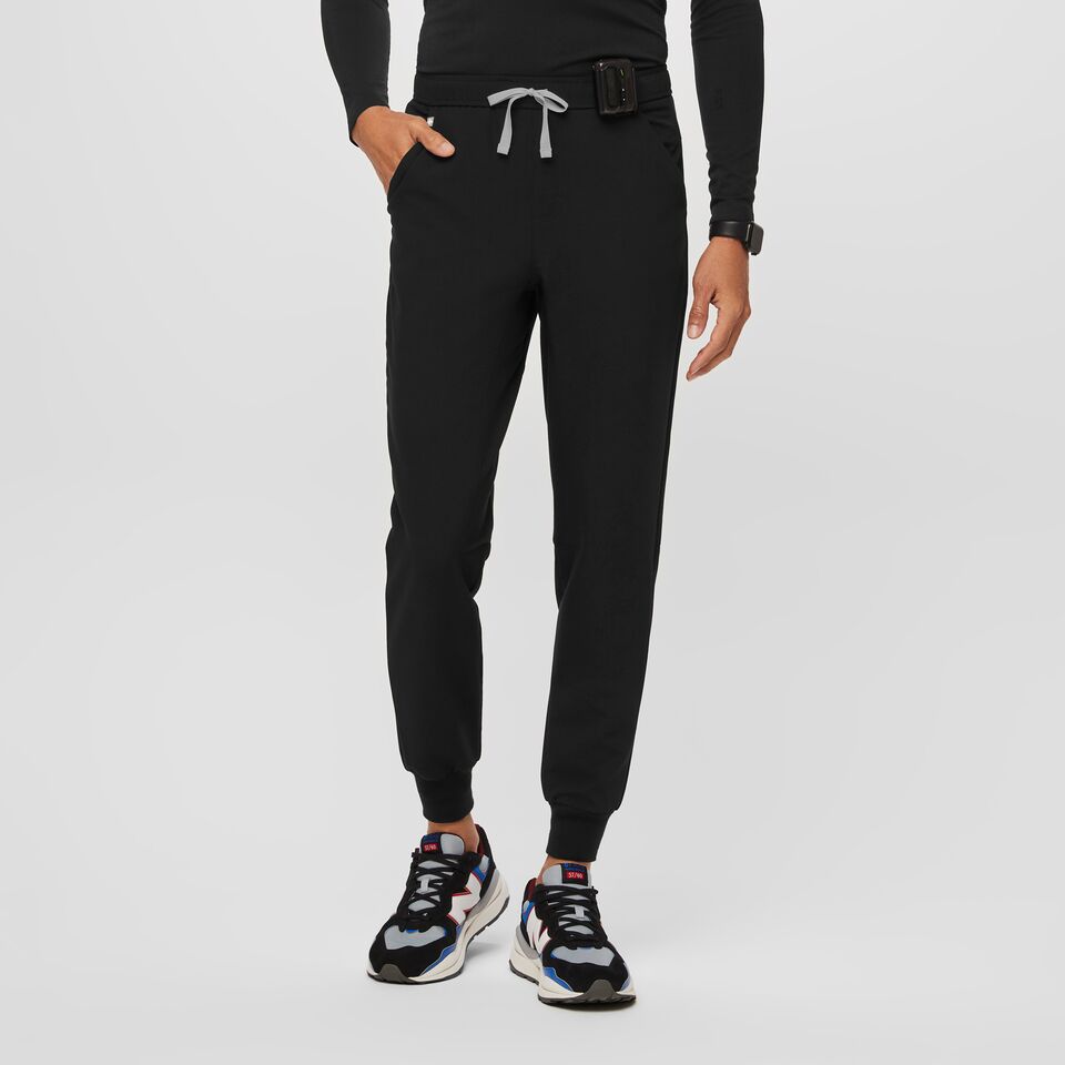 Q3_2023_08_BLACK_TANSEN_CORE-REFRESH_M_SCOTT_24484