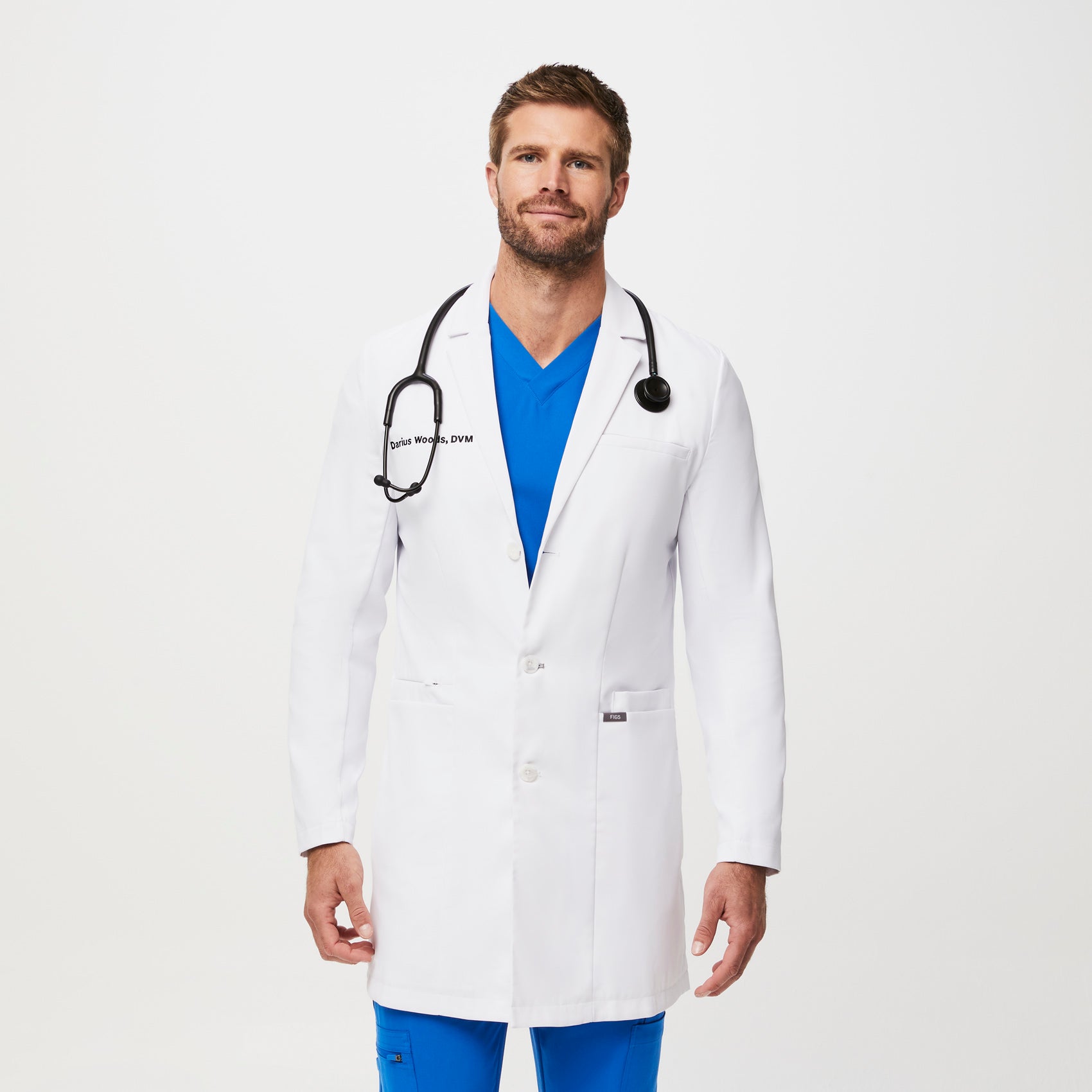 Q3_2023_08_WHITE_HARLEM-LONG-SLIM-LAB-COAT_M_DAVEY_22104